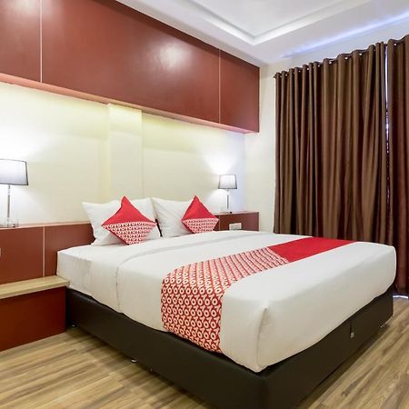 Oyo 727 Merlion Hotel Медан Екстер'єр фото