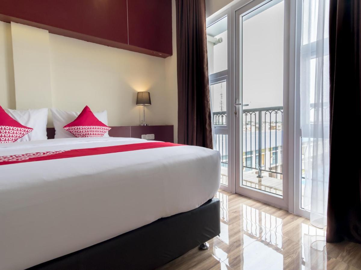 Oyo 727 Merlion Hotel Медан Екстер'єр фото