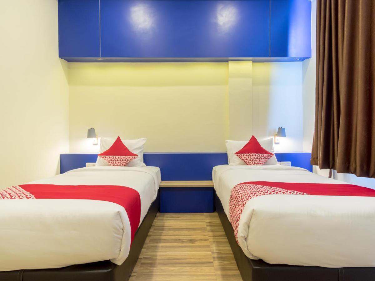 Oyo 727 Merlion Hotel Медан Екстер'єр фото