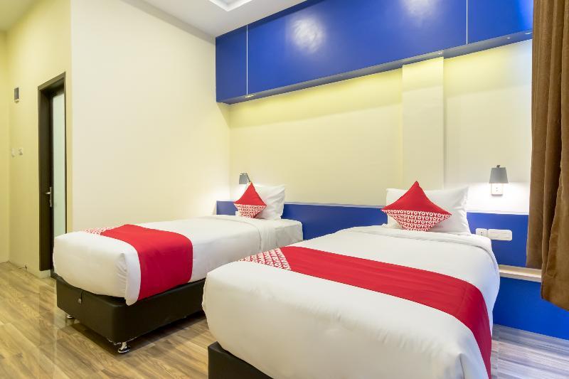 Oyo 727 Merlion Hotel Медан Екстер'єр фото