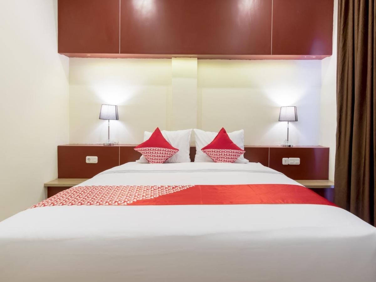 Oyo 727 Merlion Hotel Медан Екстер'єр фото