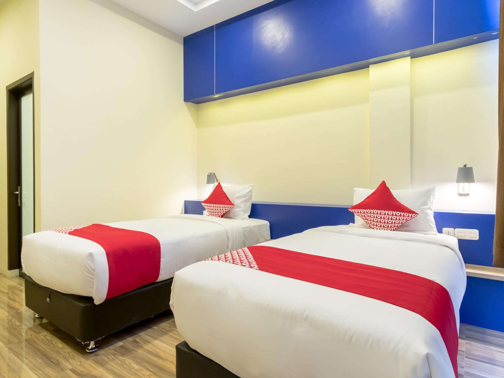 Oyo 727 Merlion Hotel Медан Екстер'єр фото