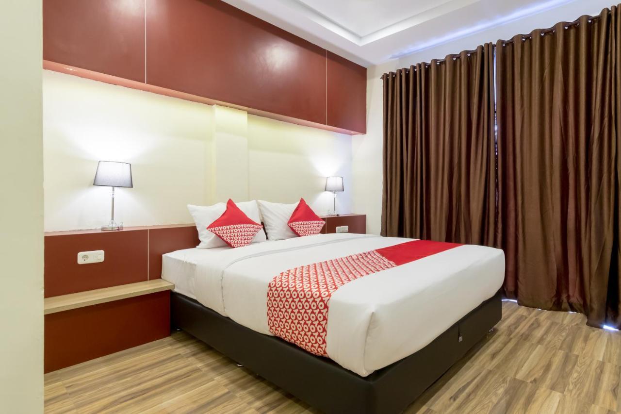 Oyo 727 Merlion Hotel Медан Екстер'єр фото